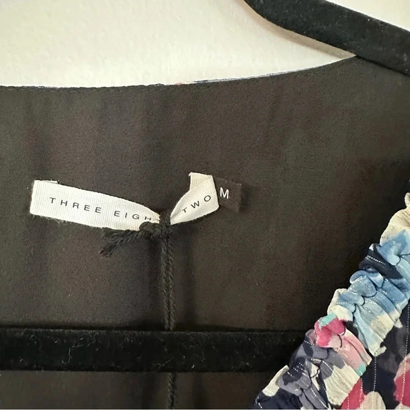 Three Eighty Two Women’s Ruffle Sleeve V-Neck Mini Dress in Como Size M NWT - Picture 4 of 10